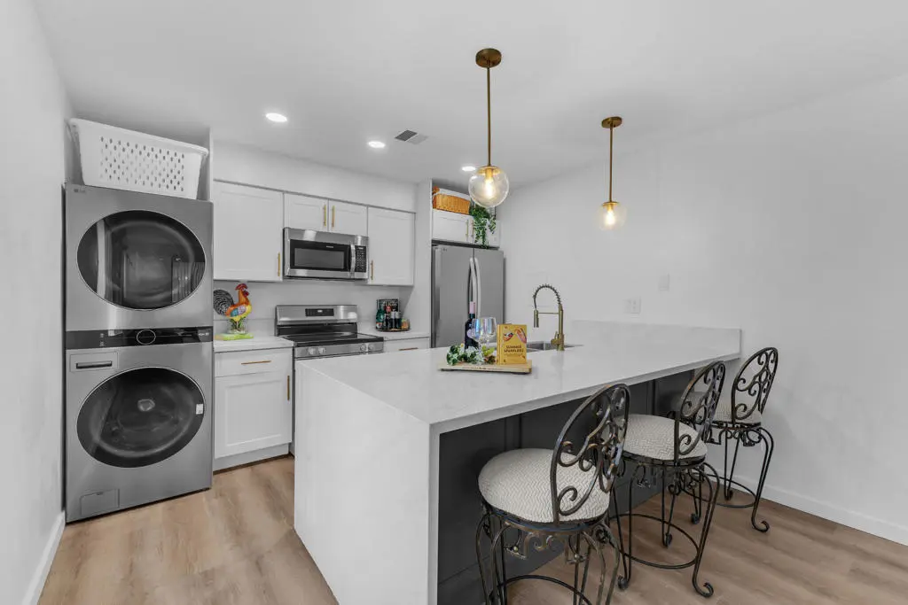 Residential Lease for rent at 72682 Thrush Road 1, Palm Desert, Riverside County, CA featuring 2 beds and 1 bath