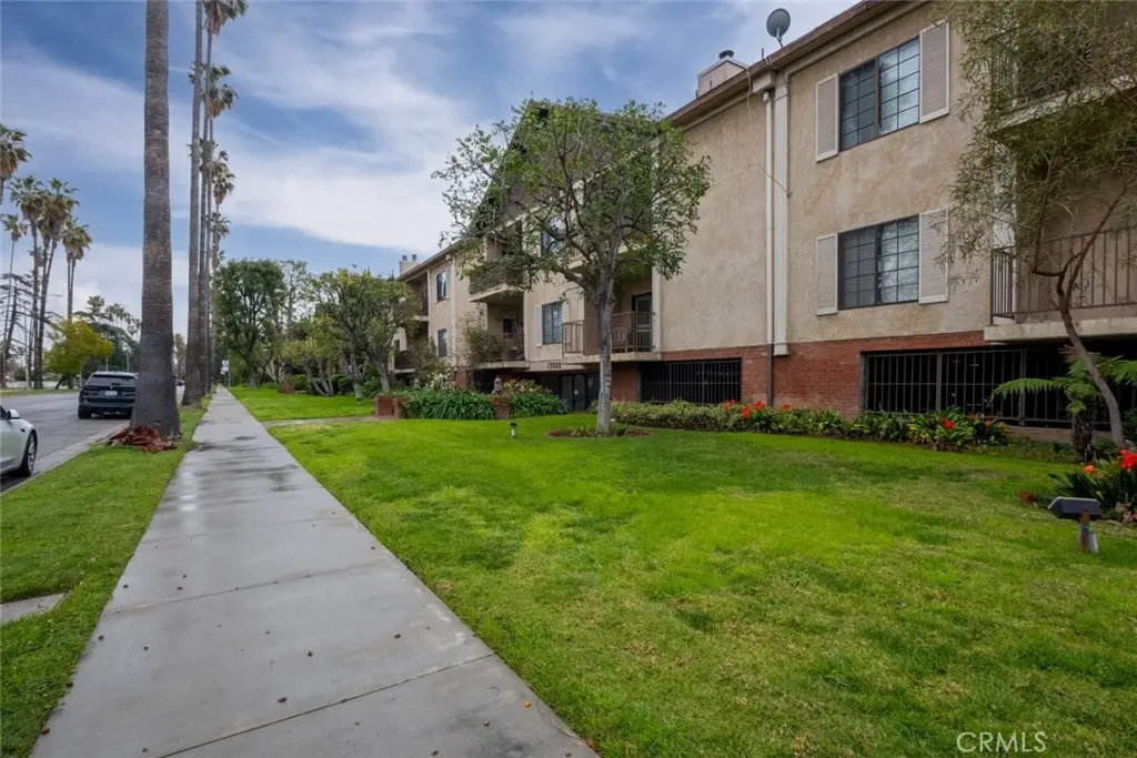 17522 Sherman Way 202, Van Nuys, CA — listing photo 1
