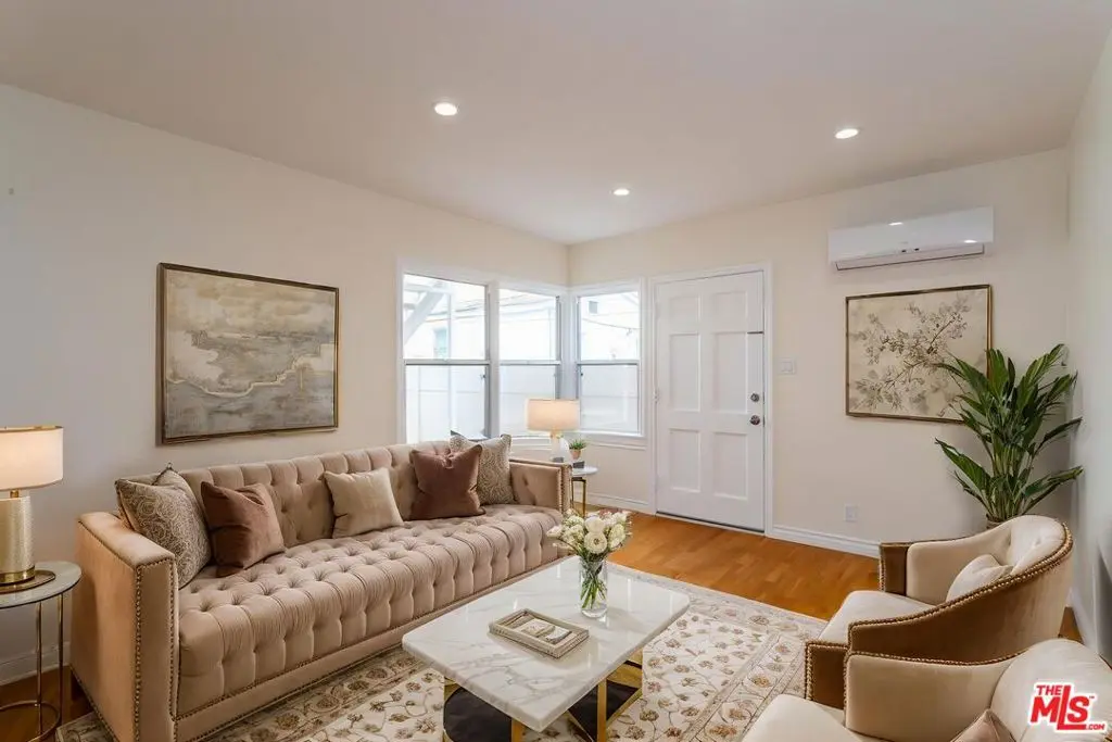 Residential Lease for rent at 200 W Palmer Avenue C, Glendale, Los Angeles County, CA featuring 2 beds and 1 bath