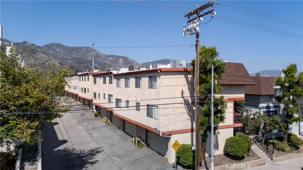 14287 foothill Boulevard 14, Sylmar, CA — listing photo 1