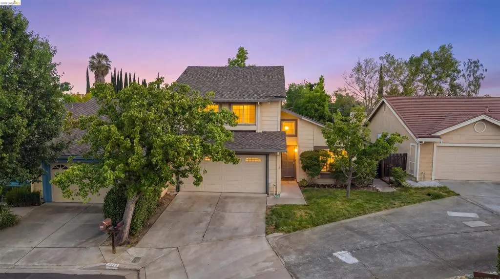 Townhouse for sale at 2135 Rock Pass Pl, Martinez, CA featuring 3 beds and 3 baths