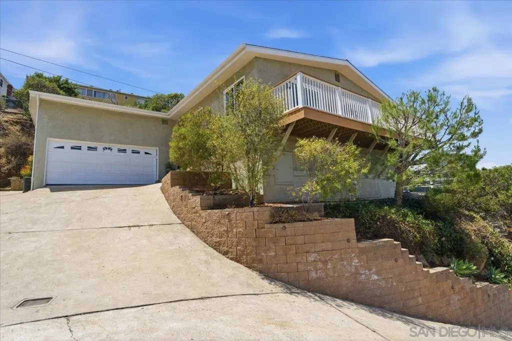 4322 Beverly Drive, La Mesa, CA — listing photo 1