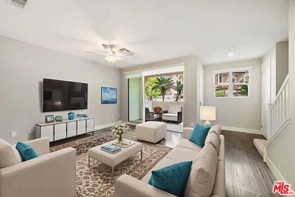 Residential Lease for rent at 4428 Paxton Place Place, Calabasas, Los Angeles County, CA featuring 3 beds and 3 baths