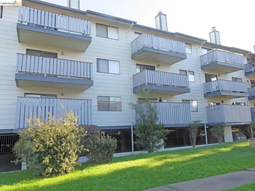 Condominium for sale at 325 Valle Vista Ave 117, Hayward, CA featuring 1 bed and 1 bath