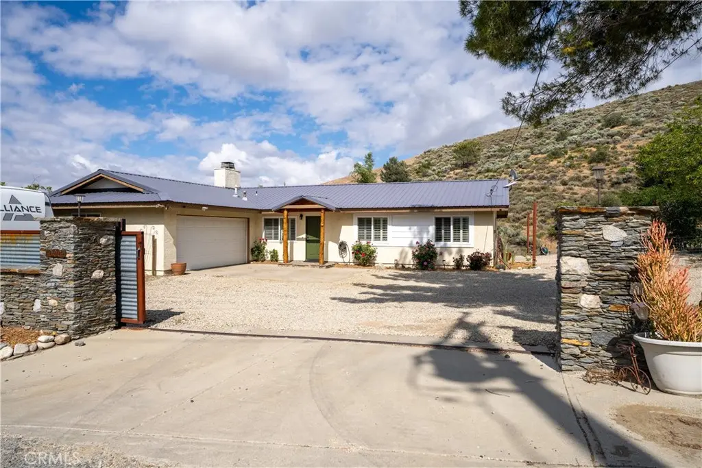 40002 97th W, Leona Valley, CA — listing photo 1