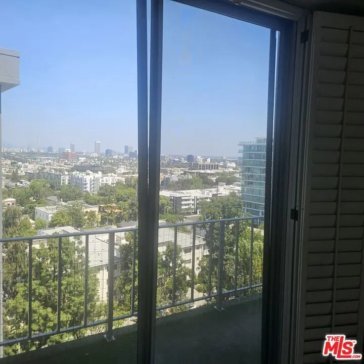 Condominium for sale at 100 S Doheny Drive 1009, Los Angeles, CA featuring 1 bed and 2 baths