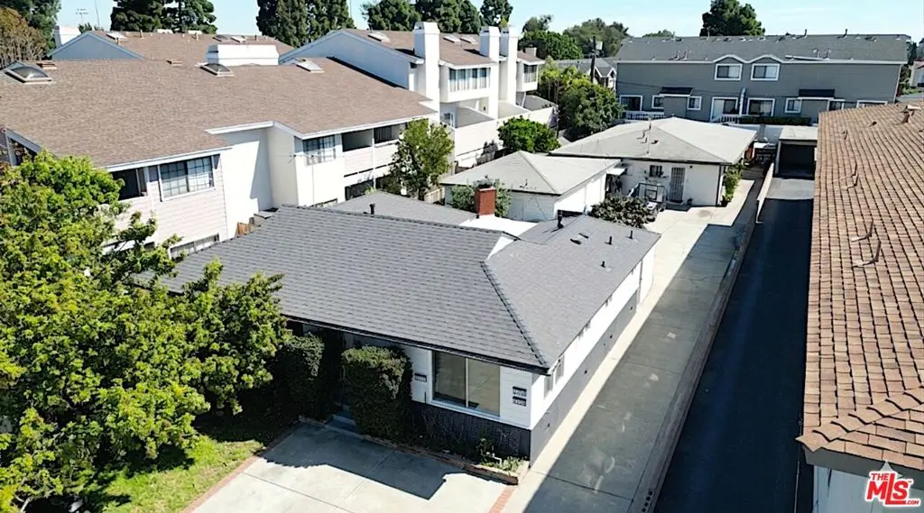 Residential Income for sale at 2730 Arlington Avenue B, Torrance, CA featuring 6 beds and 4 baths