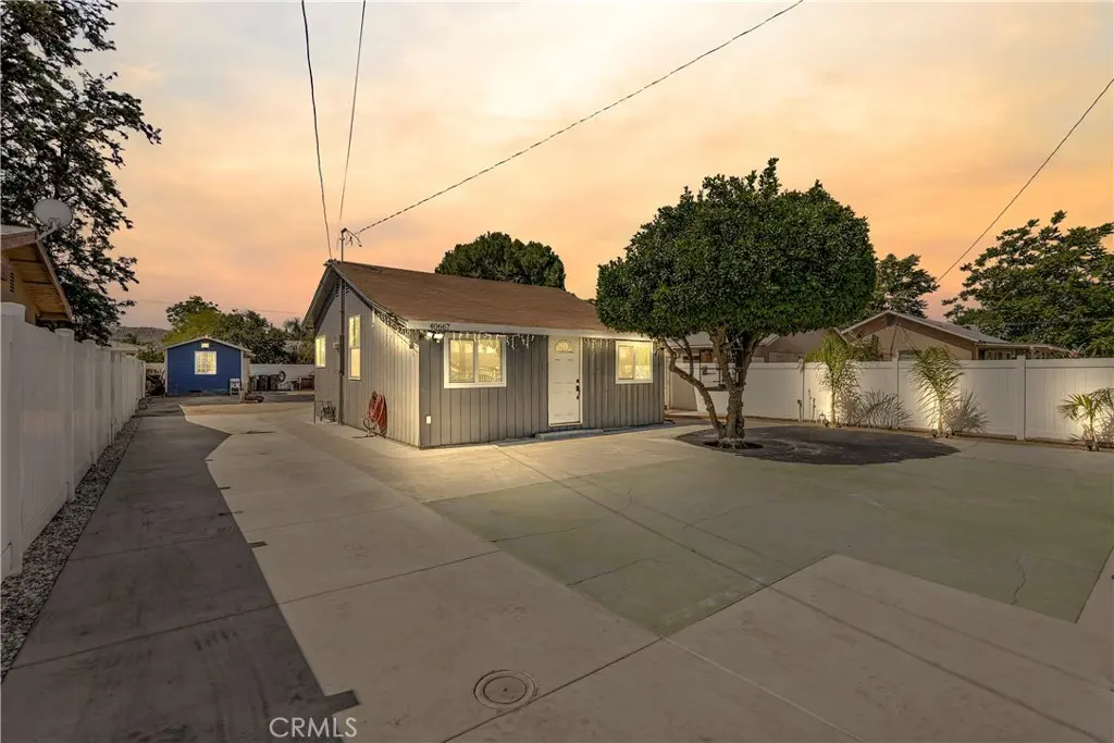 Single Family Residence for sale at 40667 Mayberry, Hemet, CA featuring 1 bed and 1 bath