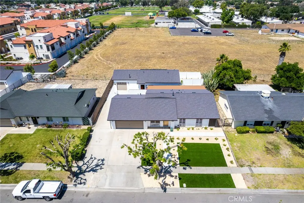 1421 De Anza, Redlands, CA — listing photo 1