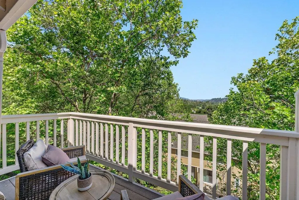 Townhouse for sale at 12 Horseshoe Court, Scotts Valley, CA featuring 3 beds and 2 baths