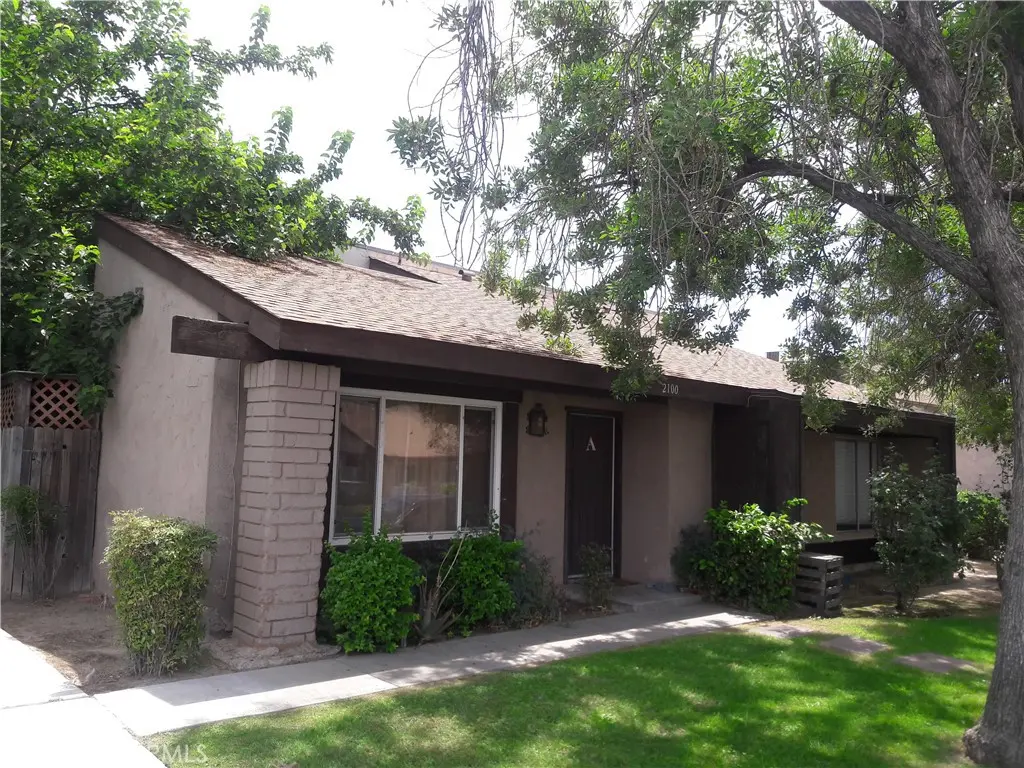 Condominium for rent at 2100 Pinon Springs Circle A, Bakersfield, CA featuring 3 beds and 2 baths