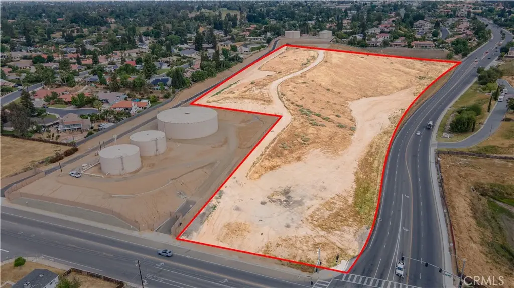 3000 Fairfax Road, Bakersfield, CA — listing photo 1