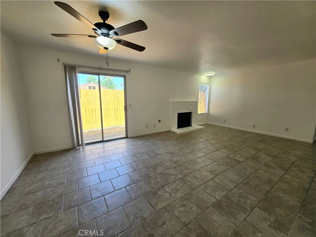 Residential Lease for rent at 853 Douglas Court, Hemet, Riverside County, CA featuring 2 beds and 2 baths