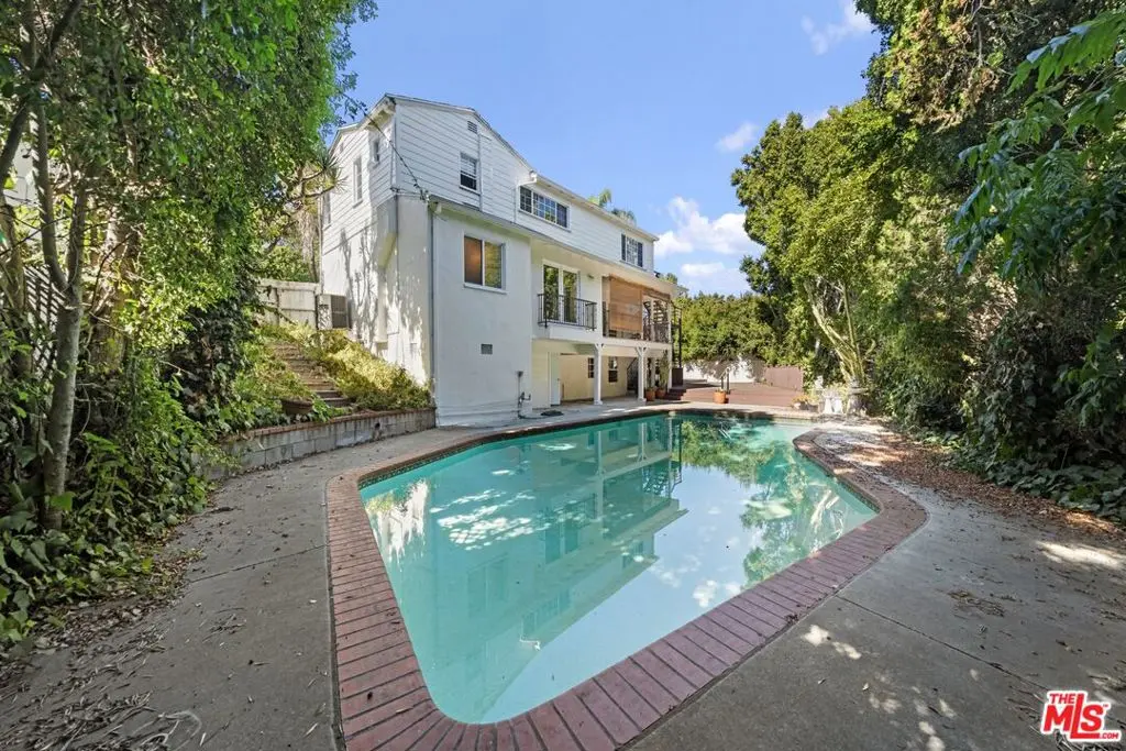 Residential Lease for rent at 11176 Ophir Drive, Los Angeles, Los Angeles County, CA featuring 4 beds and 5 baths