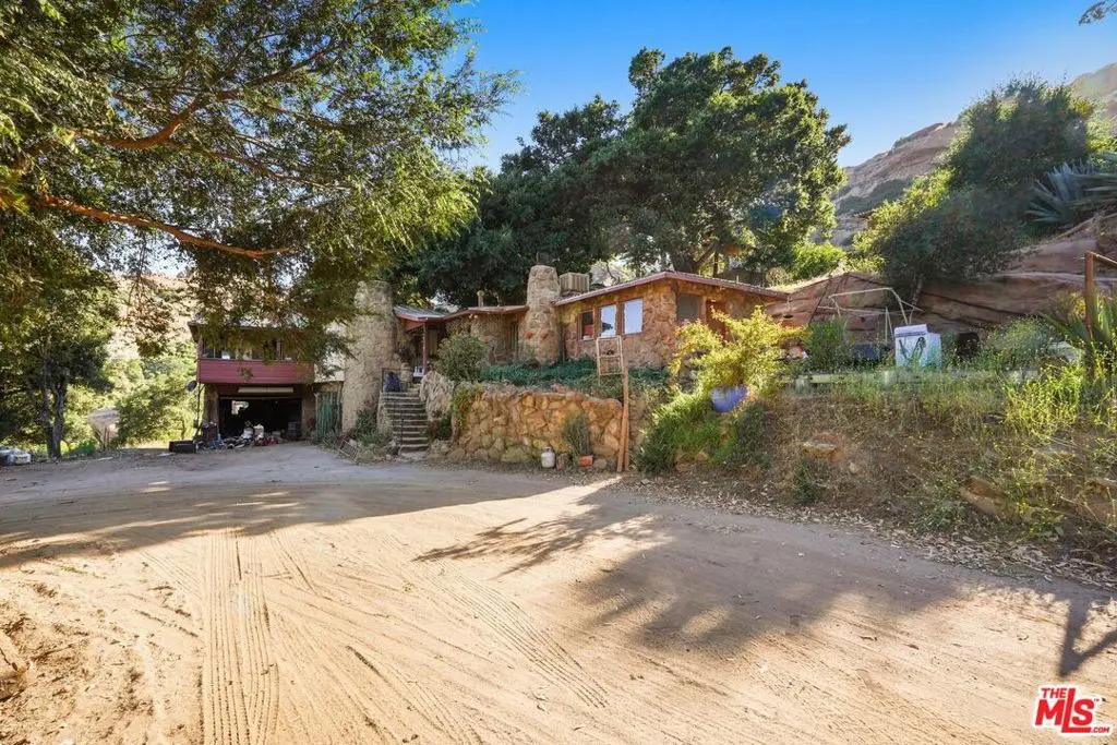 670 Bryant Drive, Canoga Park, CA — listing photo 1