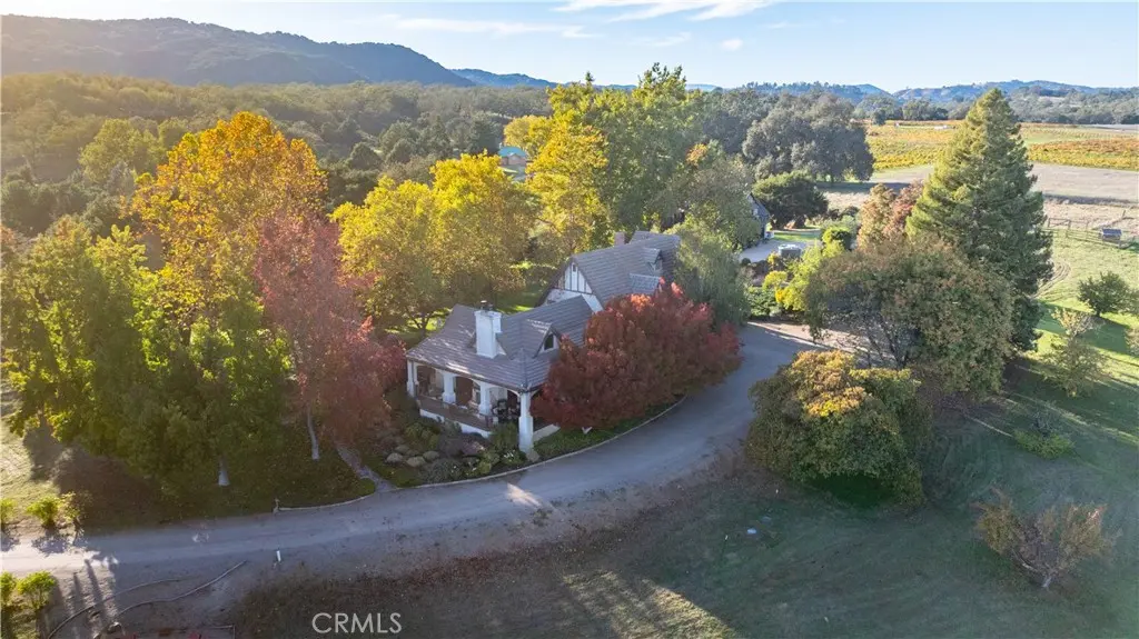 Single Family Residence for sale at 5415 Fairhills, Paso Robles, CA featuring 5 beds and 6 baths