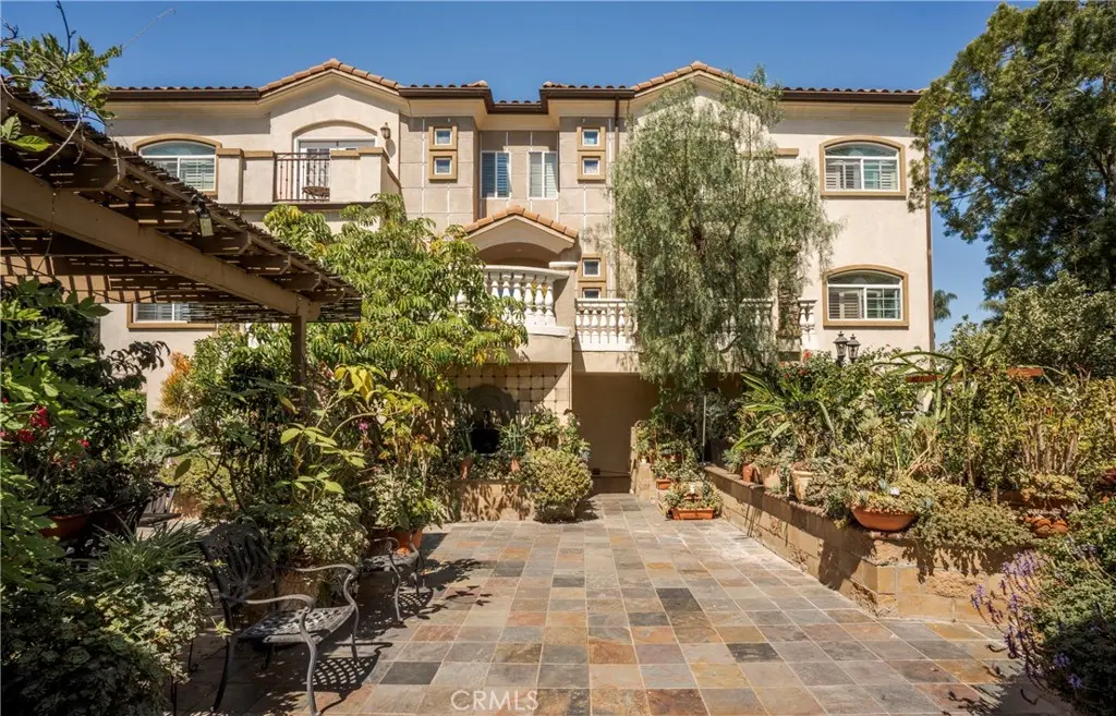 155 Harkness Avenue 6, Pasadena, CA — listing photo 1