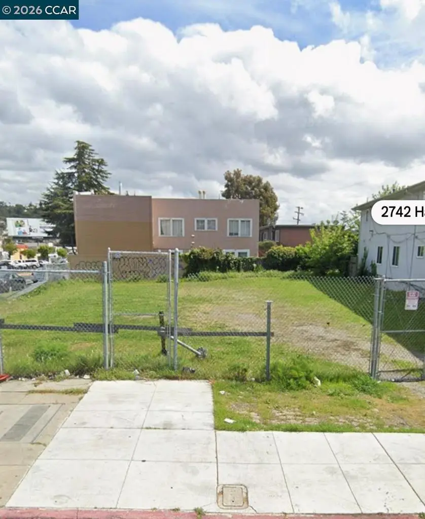 2742 W Havenscourt BLVD, Oakland, CA — listing photo 1