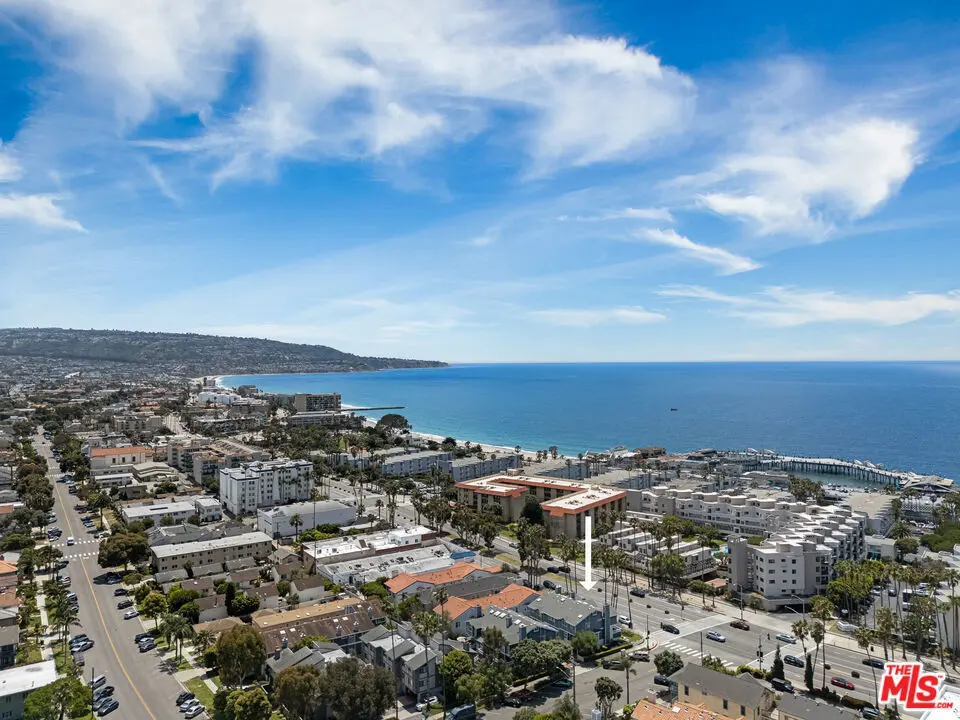 100 S Catalina Avenue A, Redondo Beach, CA — listing photo 1
