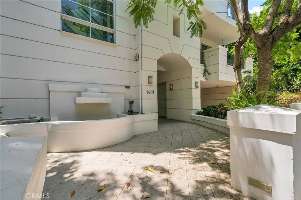 Condominium for sale at 1401 S Bentley Avenue 203, Los Angeles, CA featuring 2 beds and 3 baths