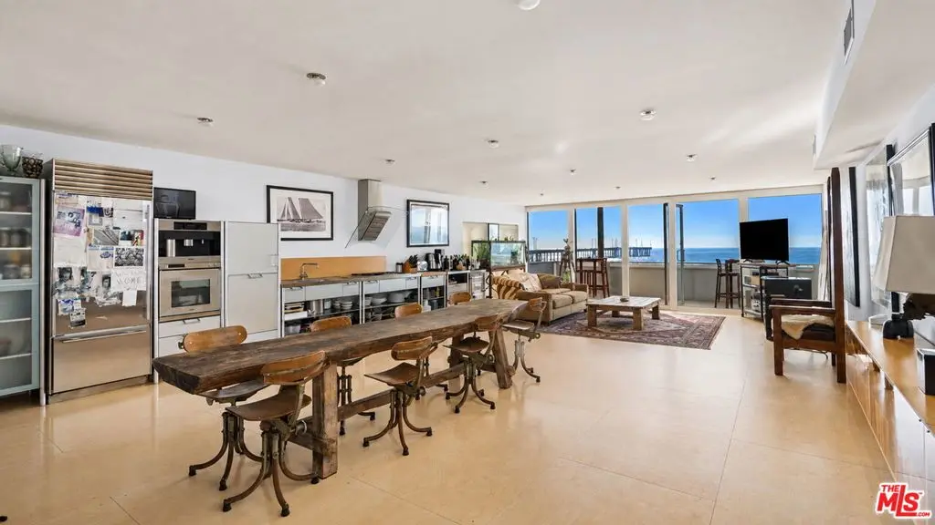 2909 Ocean Front Walk, Venice, CA — listing photo 1