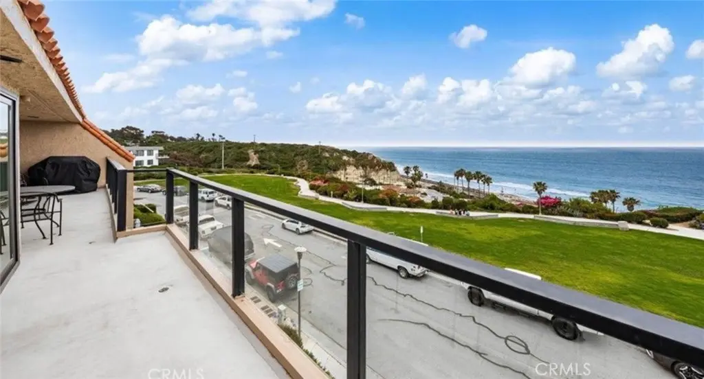 Condominium for rent at 250 Avenida Lobeiro C, San Clemente, CA featuring 3 beds and 2 baths
