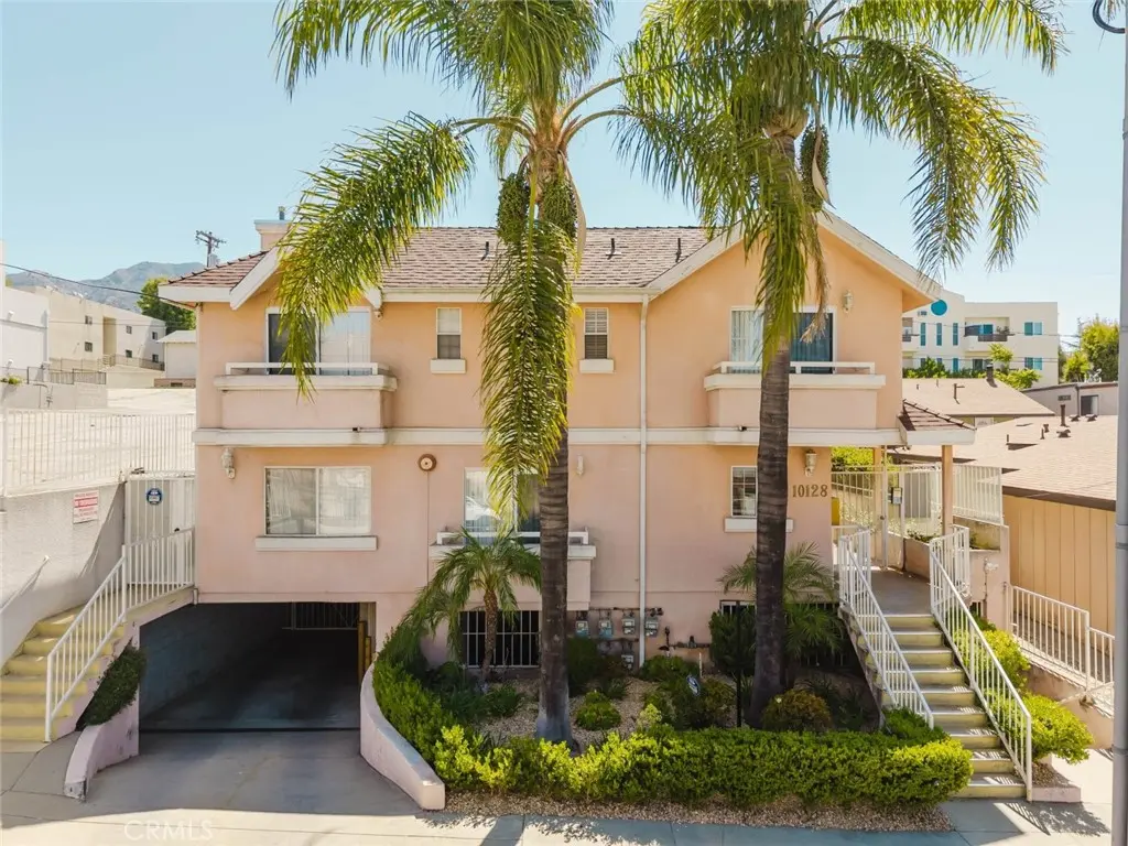 10128 Hillhaven Avenue 101, Tujunga, CA — listing photo 1