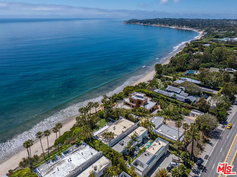 Condominium for rent at 27428 Pacific Coast Highway, Malibu, CA featuring 4 beds and 4 baths