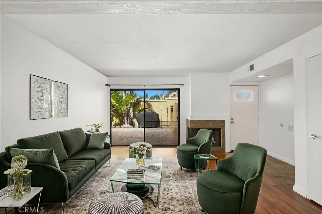Condominium for sale at 25712 Le Parc 21, Lake Forest, CA featuring 1 bed and 1 bath