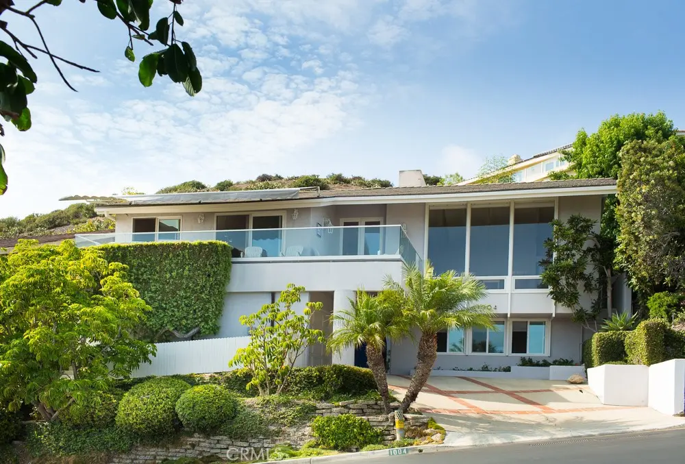 Single Family Residence for rent at 1004 Emerald Bay, Laguna Beach, CA featuring 5 beds and 5 baths