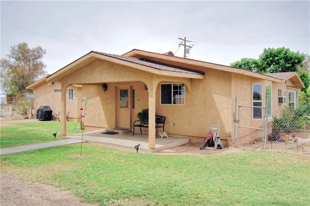 9246 6th Ave, Blythe, CA — listing photo 1