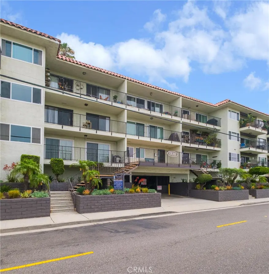 Condominium for sale at 1720 Ardmore Avenue 224, Hermosa Beach, CA featuring 2 beds and 2 baths