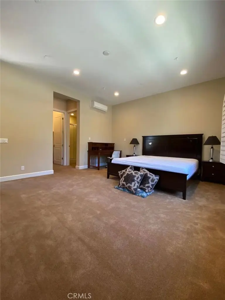 Rooming House for rent at 15 Flatiron, Irvine, CA featuring 1 bed and 1 bath