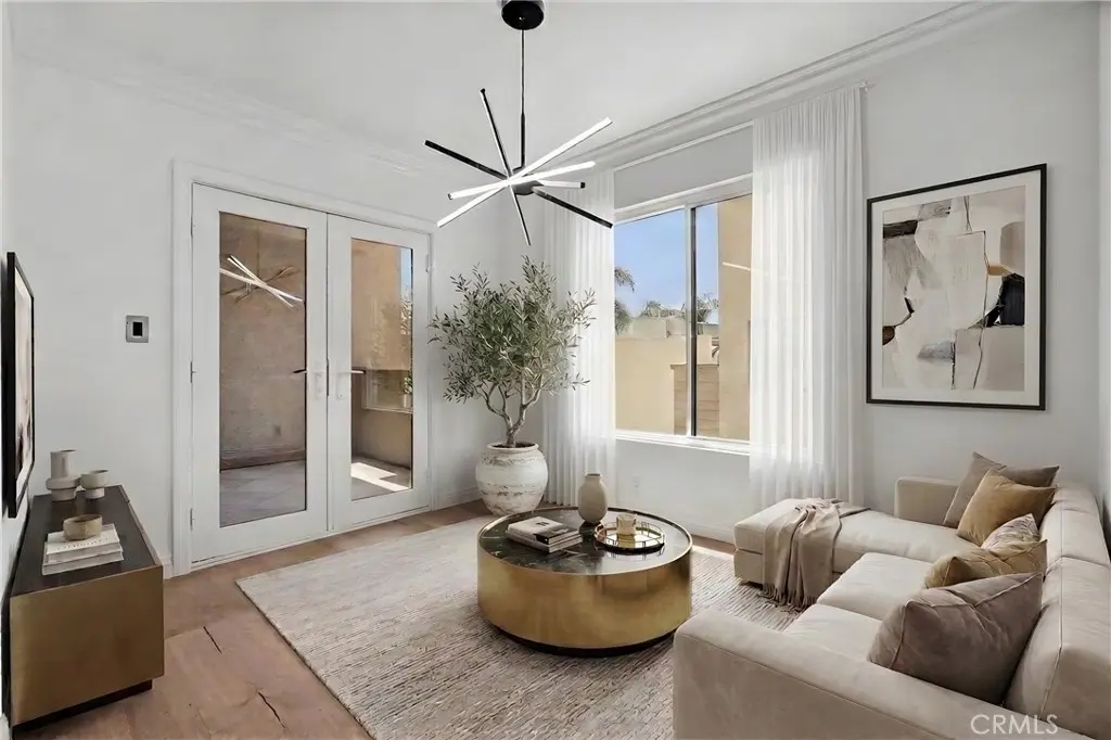 Townhouse for sale at 2310 Mathews Avenue 5, Redondo Beach, CA featuring 2 beds and 3 baths