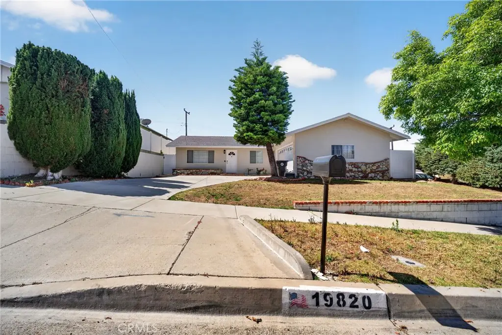 19820 Merryhill, Canyon Country, CA — listing photo 1