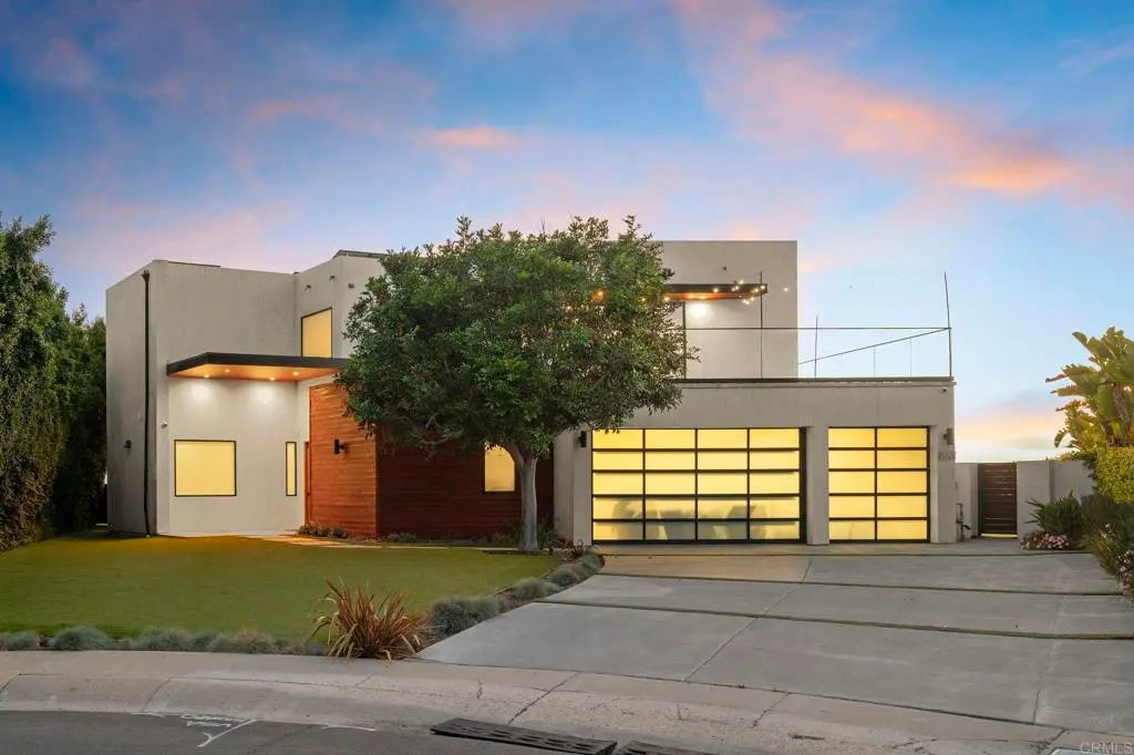 Single Family Residence for rent at 2170 Via Nina, La Jolla, CA featuring 5 beds and 7 baths