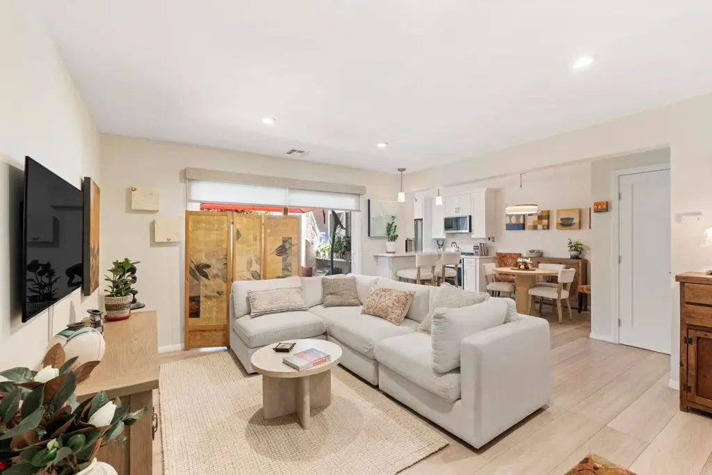 1240 Evergreen Dr, Cardiff By The Sea, CA — listing photo 1