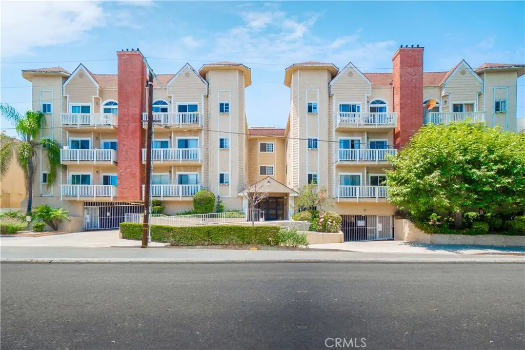 5135 Zelzah 100, Encino, CA — listing photo 1