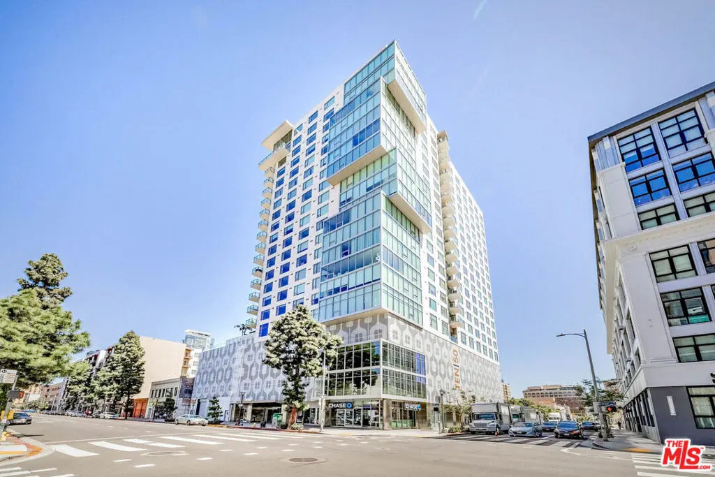 Condominium for sale at 1050 S Grand Avenue 905, Los Angeles, CA featuring 1 bed and 1 bath
