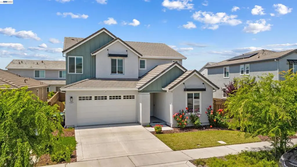 Single Family Residence for sale at 3482 Dobbins Ct, Lathrop, CA featuring 4 beds and 3 baths