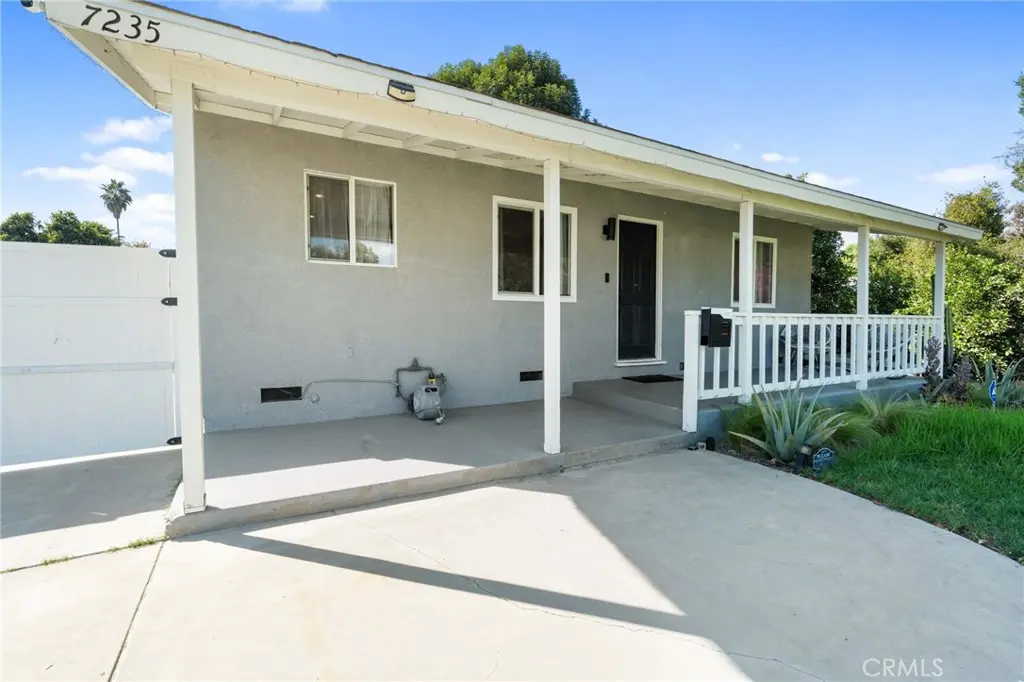 7235 Yarmouth, Reseda, CA — listing photo 1