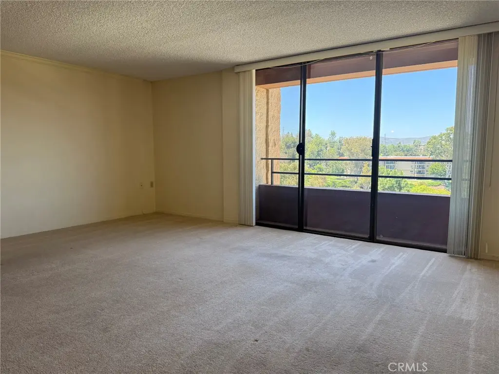 Condominium for rent at 24055 Paseo Del Lago 963, Laguna Woods, CA featuring 2 beds and 2 baths