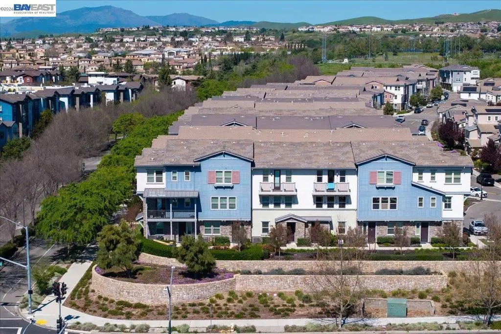 Condominium for sale at 3910 Scottfield St, Dublin, CA featuring 4 beds and 4 baths