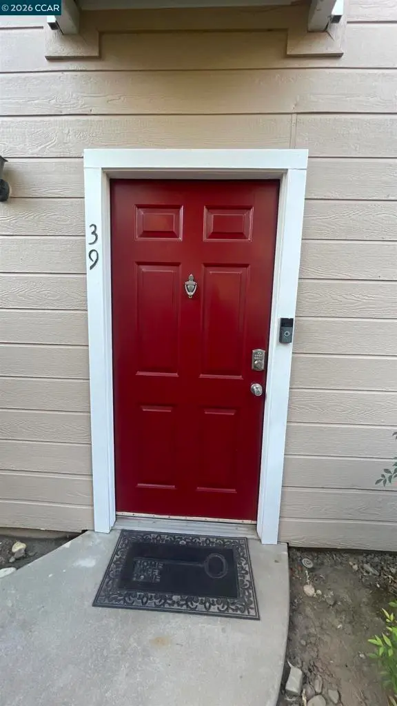 Condominium for sale at 2055 Amanda Way 39, Chico, CA featuring 3 beds and 2 baths