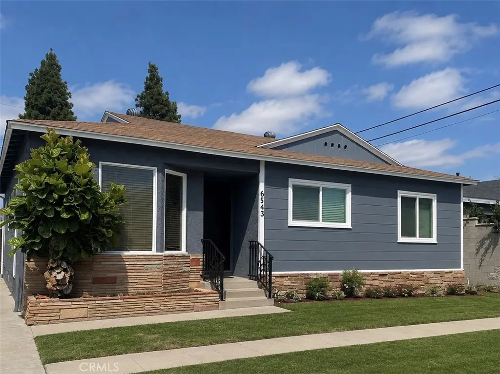 Single Family Residence for sale at 6543 E Harco, Long Beach, CA featuring 3 beds and 1 bath