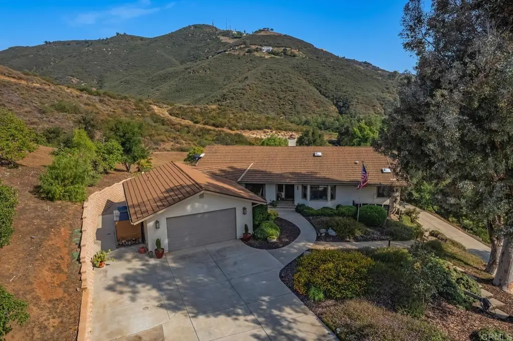 2103 Margarita Glen, Fallbrook, CA — listing photo 1