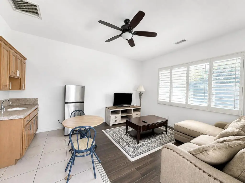 Single Family Residence for rent at 12 Buckingham Way Casita, Rancho Mirage, CA featuring 1 bed and 1 bath