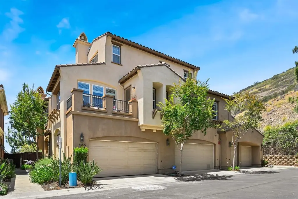 Condominium for sale at 1355 Sky Ridge, San Marcos, CA featuring 3 beds and 2 baths