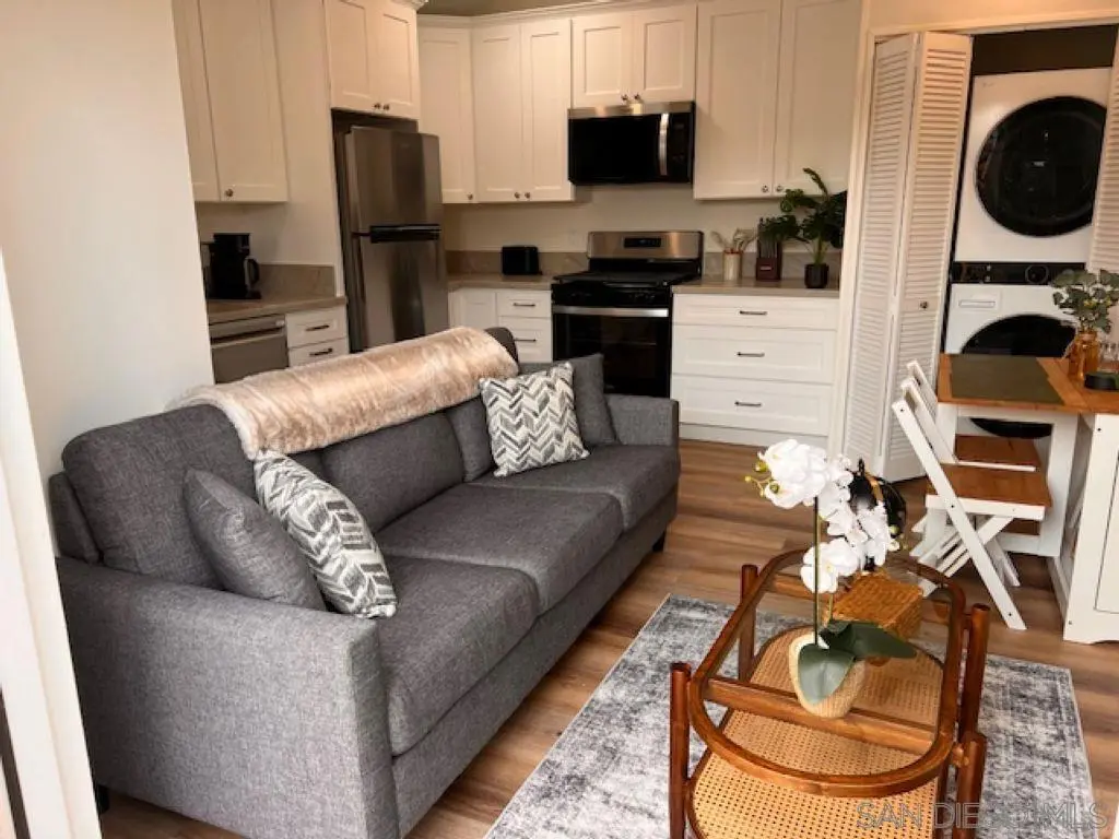 Single Family Residence for rent at 1044 3rd St, Imperial Beach, CA featuring 1 bed and 1 bath