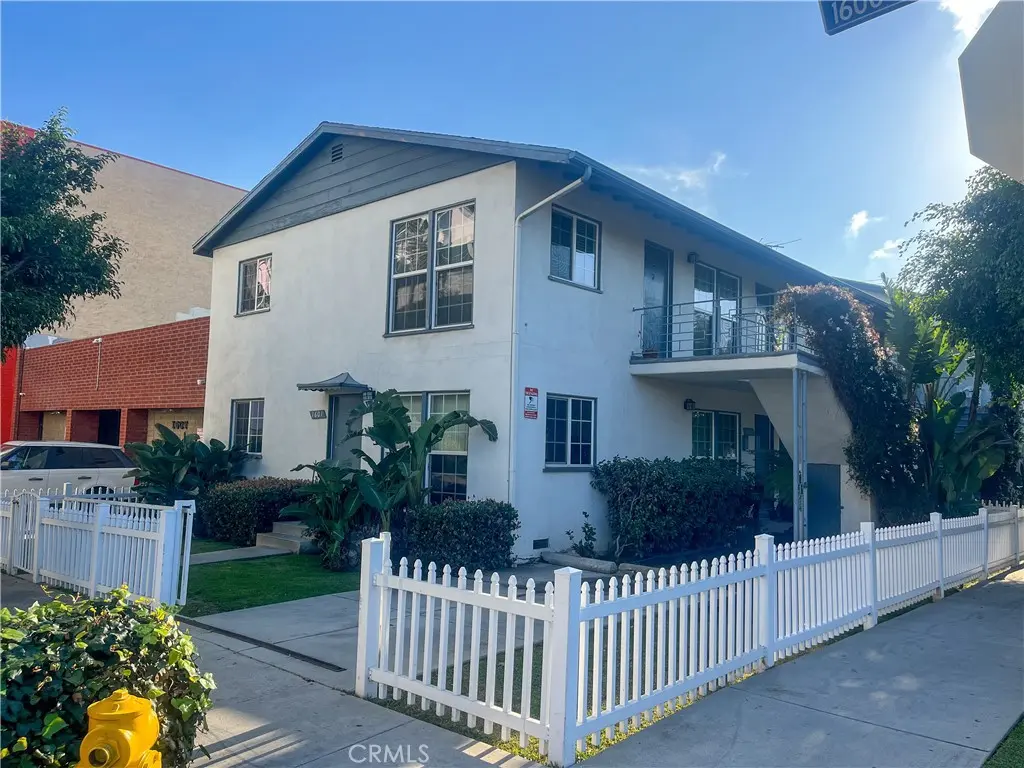 Apartment for sale at 11158 Massachusetts, Los Angeles, CA